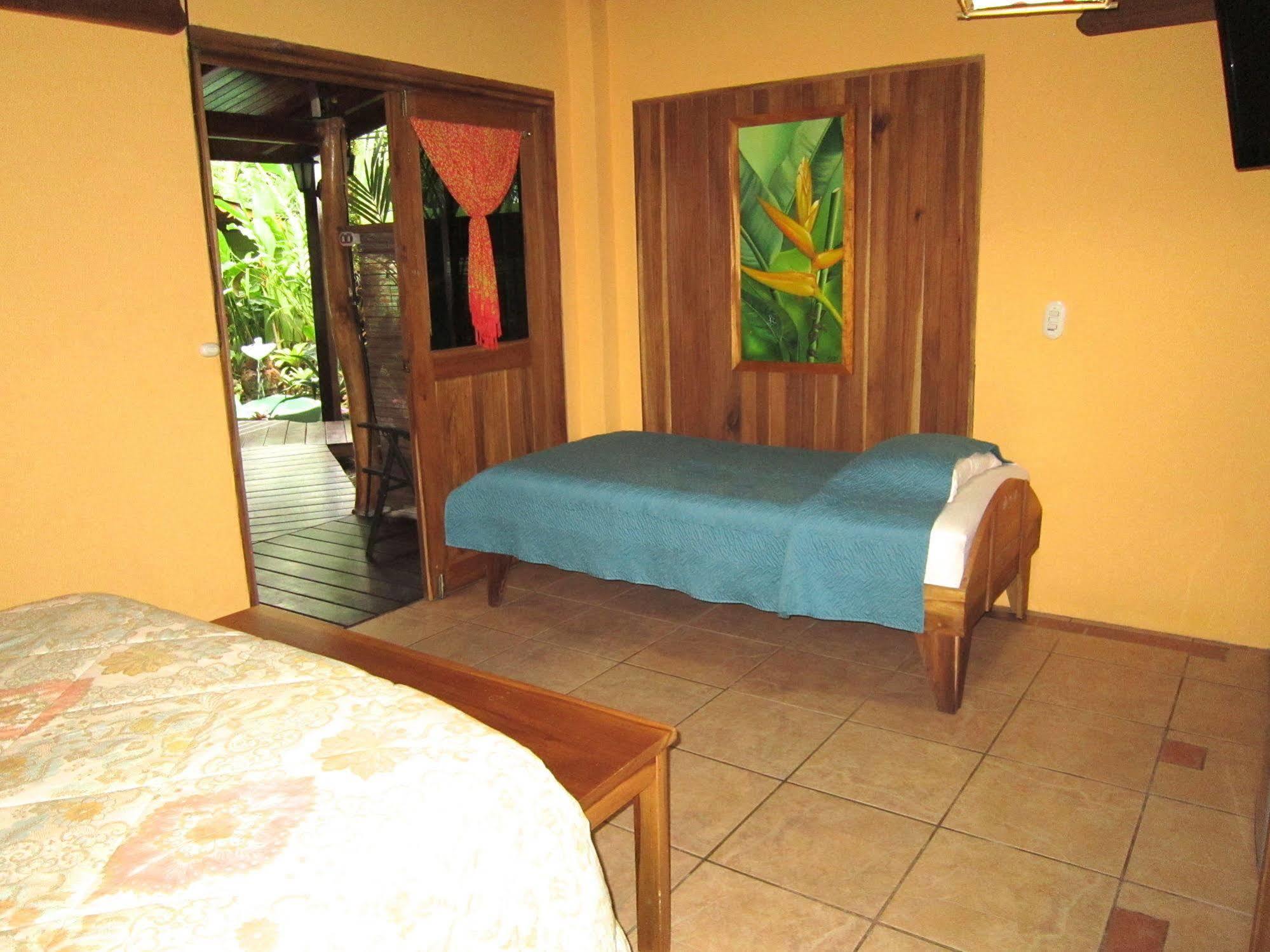 Physis Caribbean Bed & Breakfast Puerto Viejo de Talamanca Exterior photo