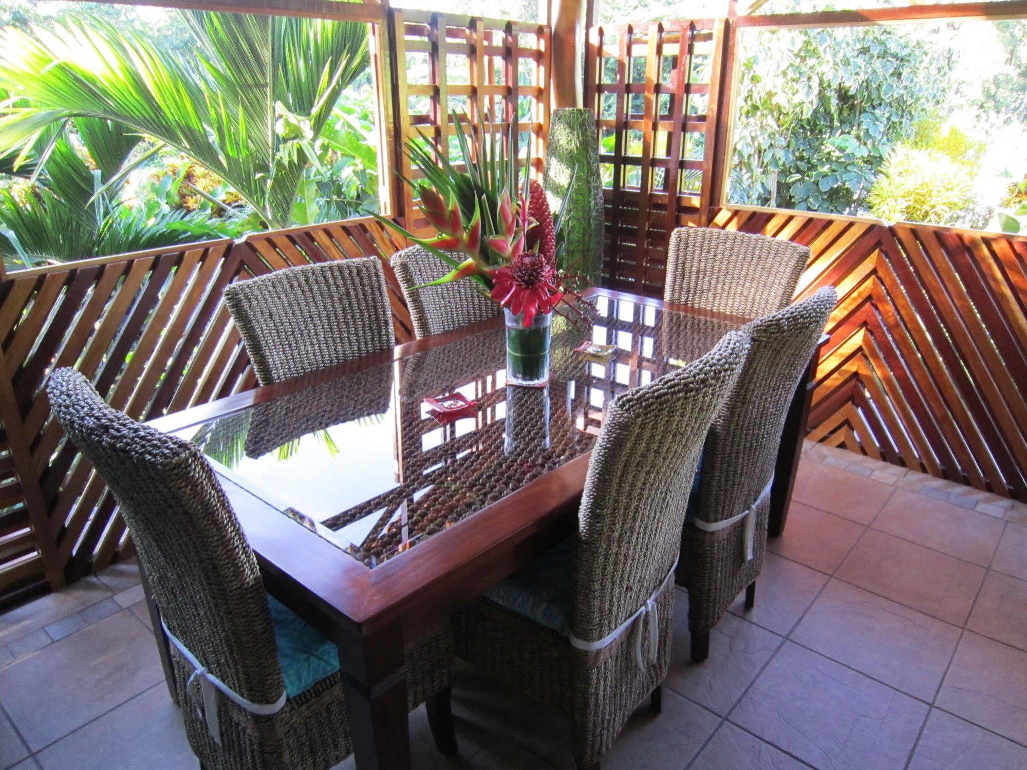Physis Caribbean Bed & Breakfast Puerto Viejo de Talamanca Exterior photo