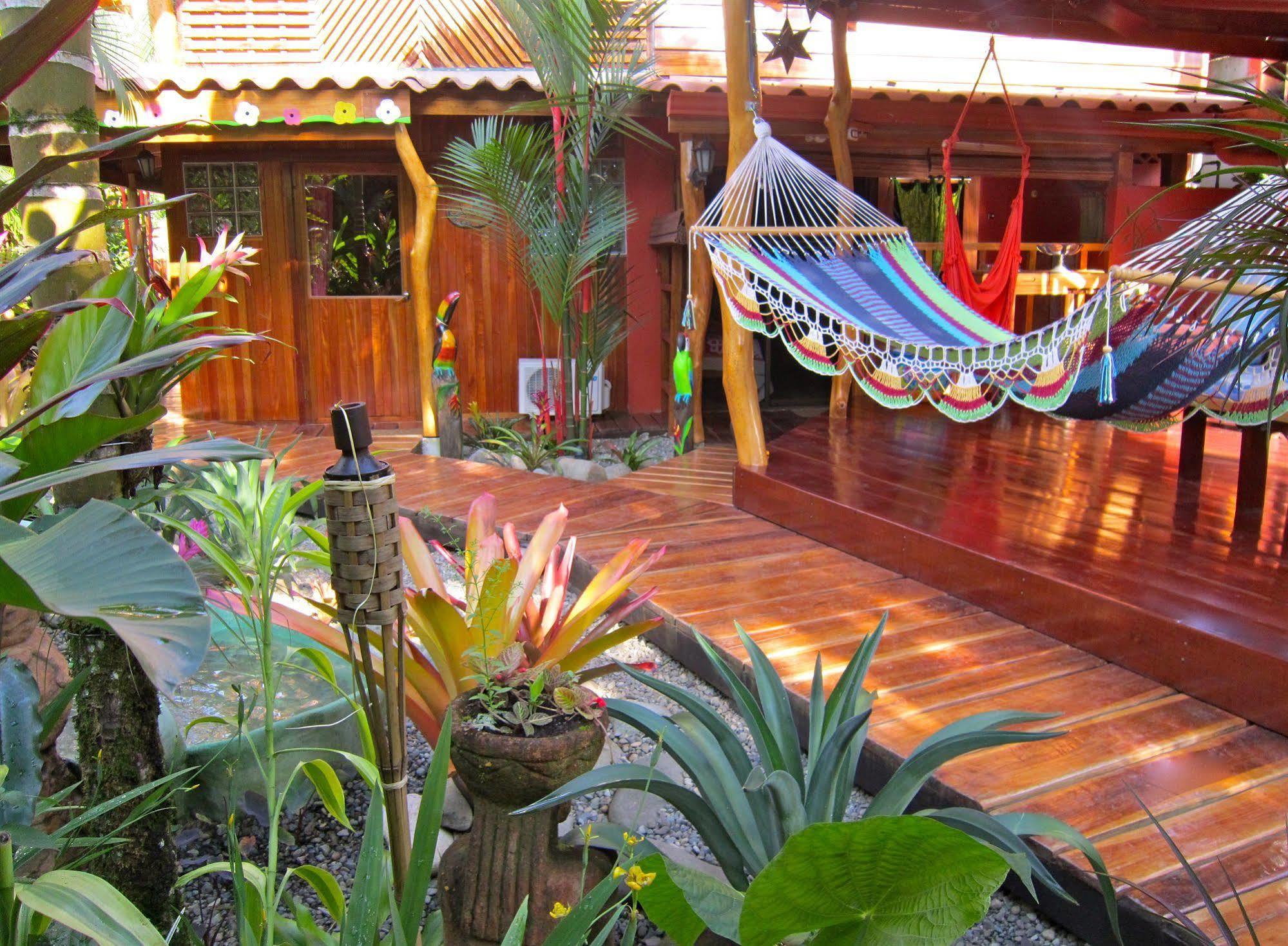 Physis Caribbean Bed & Breakfast Puerto Viejo de Talamanca Exterior photo