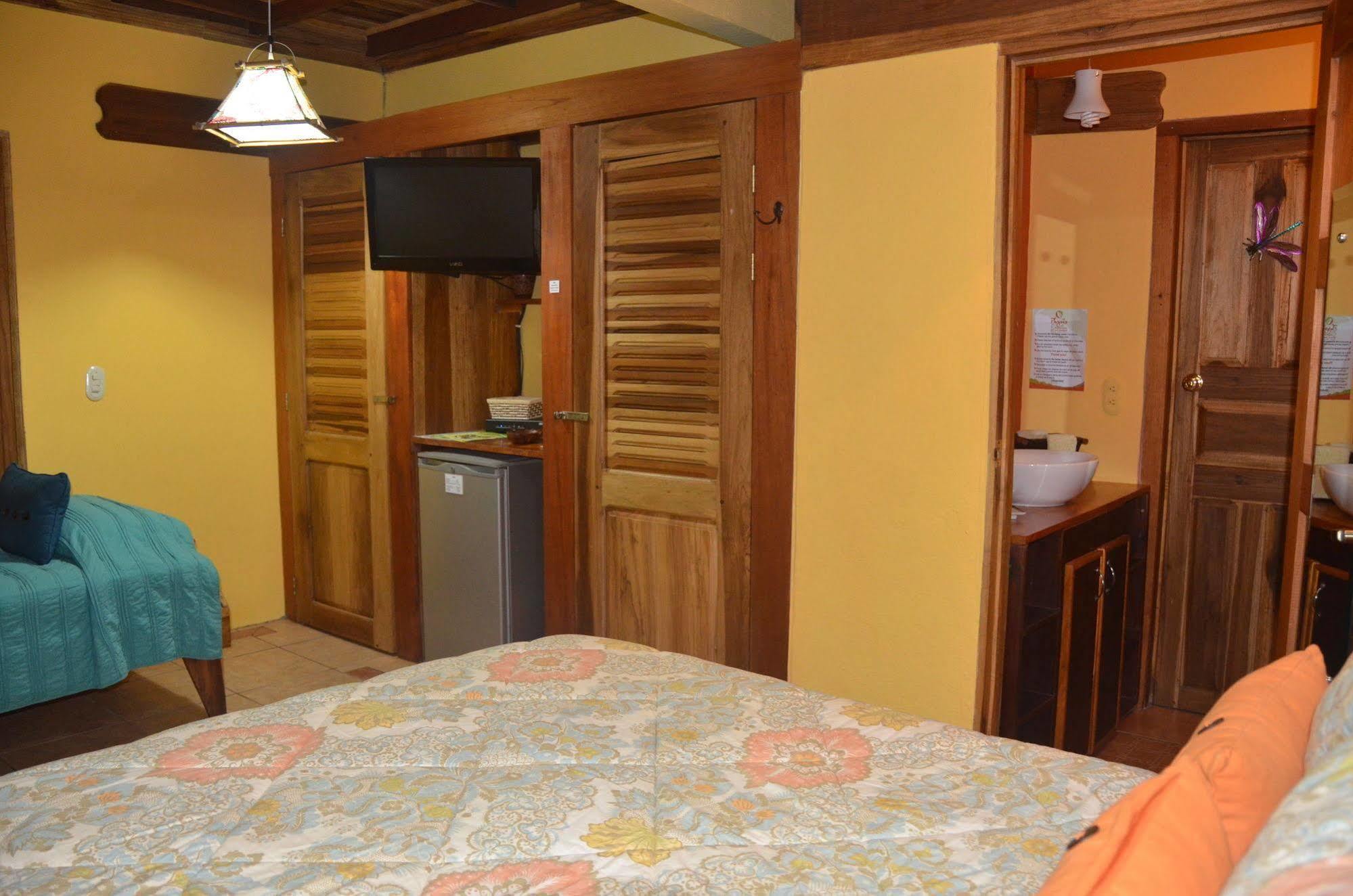 Physis Caribbean Bed & Breakfast Puerto Viejo de Talamanca Exterior photo