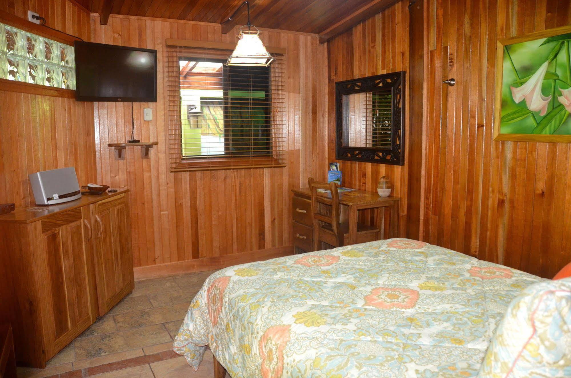 Physis Caribbean Bed & Breakfast Puerto Viejo de Talamanca Exterior photo